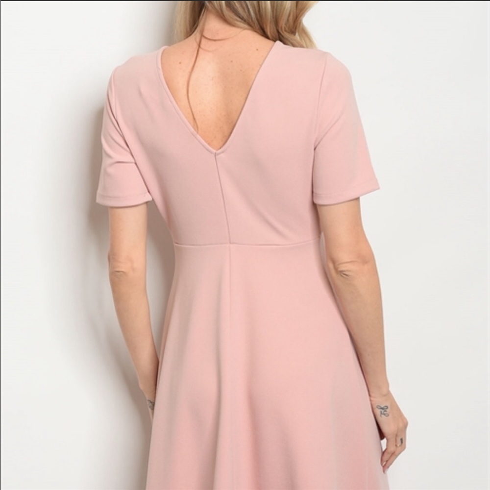 Beautiful blush laced dress - Picture 3 of 3